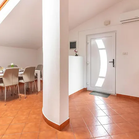 Awesome In With Kitchen Apartment Medulin